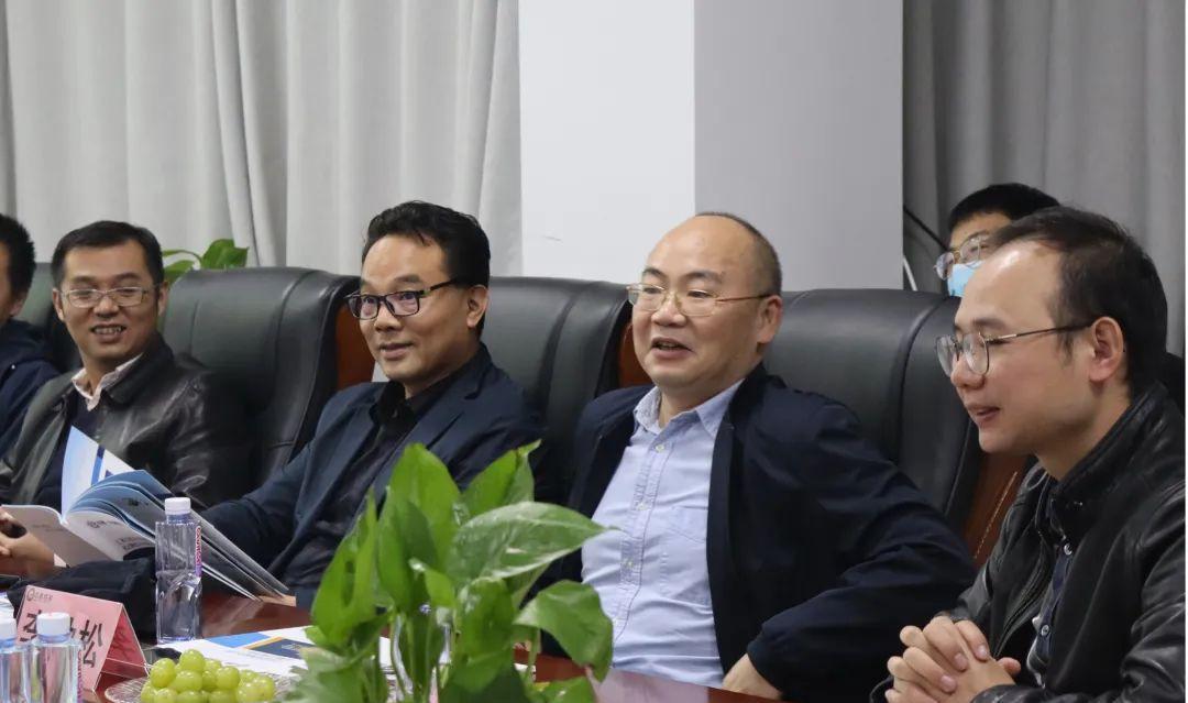 了解企業(yè)發(fā)展，傾聽校友心聲 | 湖南大學(xué)校友總會(huì)李勁松秘書長(zhǎng)一行蒞臨公司調(diào)研指導(dǎo)